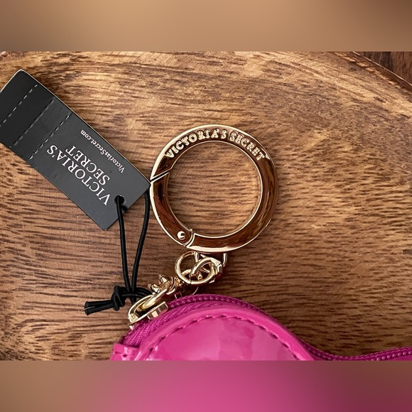 VICTORIAS SECRET Pink Patent Leather Zip Around Coin Case w/Gold Tone Hardware - Picture 5 of 6